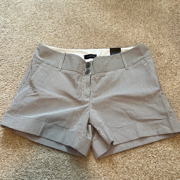 The Limited Stripped Tailored Short NWT - Picture 1 of 6